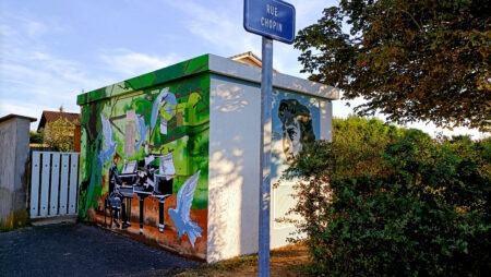 Embellisement du Transformateur de -St-Denis-lès-Bourg- Quartier des Musiciens